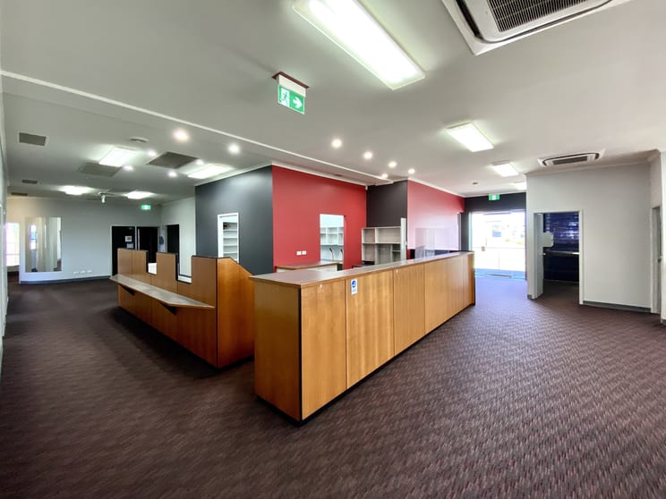 Click to view all images 94 Nerang Street Southport QLD 4215 - Image 2