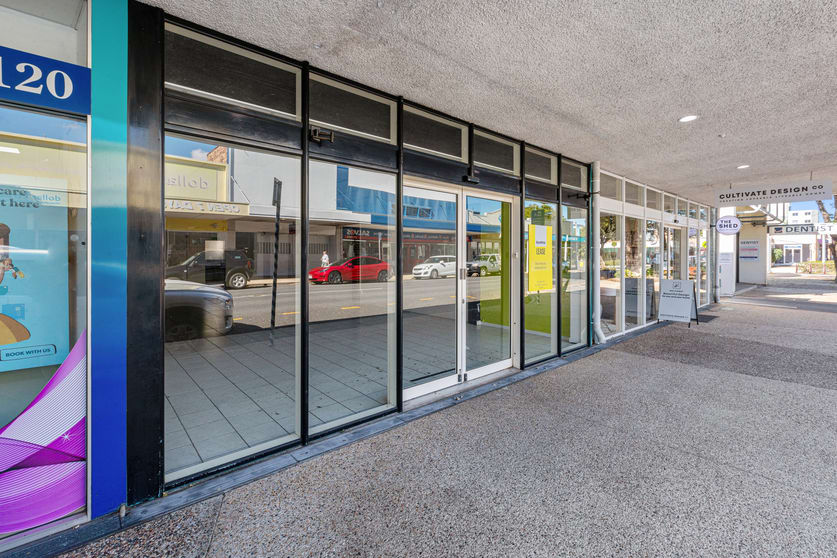 Click to view all images 1/116 Bay Terrace Wynnum QLD 4178 - Image 2