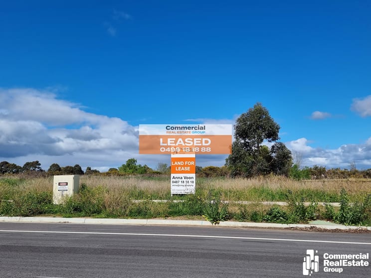 Click to view all images 40 Volk Road Cranbourne West VIC 3977 - Image 3