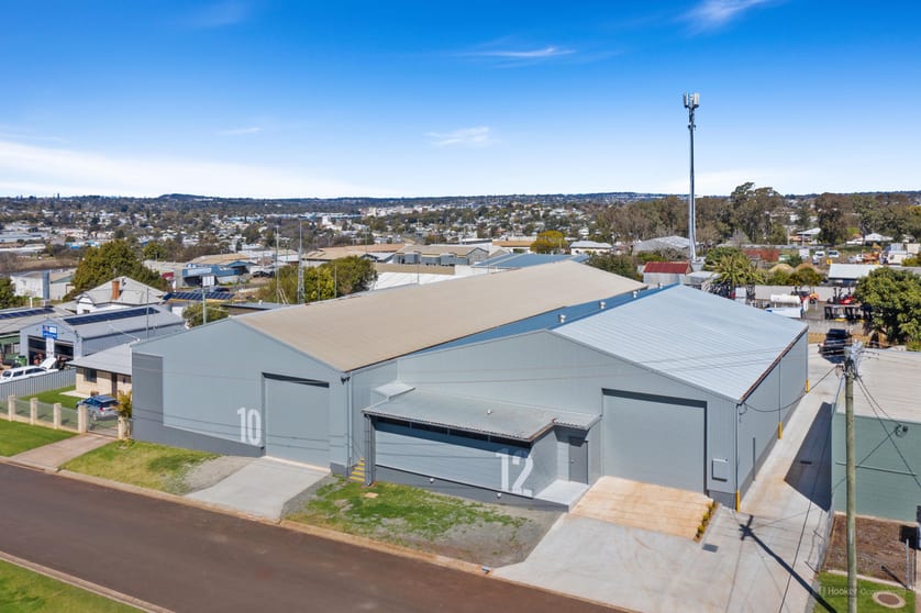 Click to view all images 10-12 Makepeace Street Rockville QLD 4350 - Image 2
