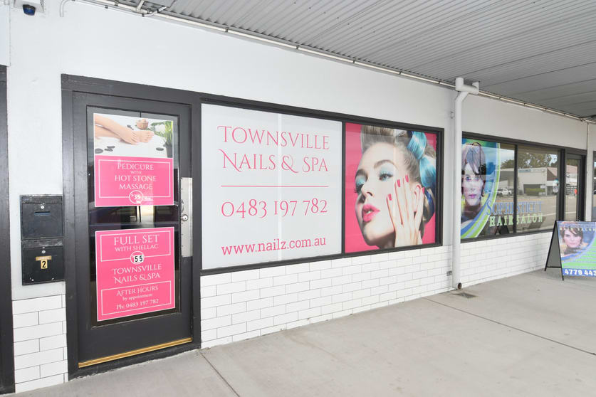 Click to view all images 2/273-275 Charters Towers Road Mysterton QLD 4812 - Image 2