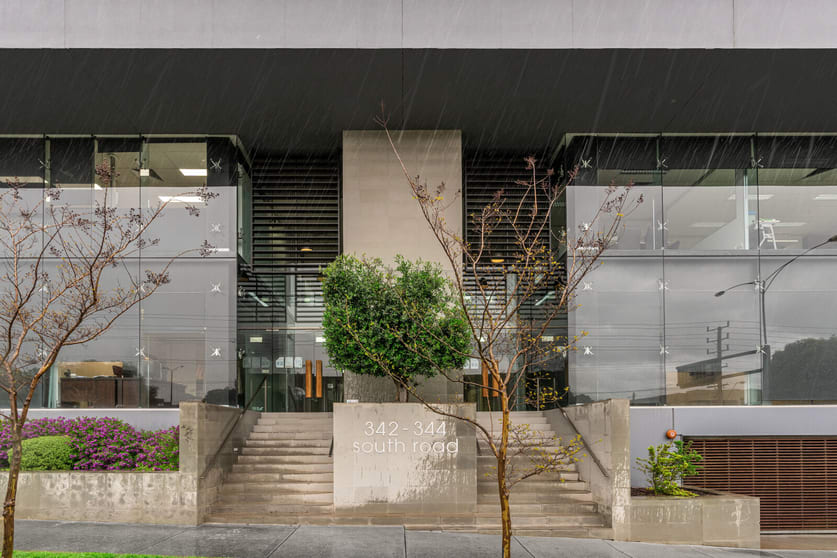 Click to view all images 342 South Road Hampton East VIC 3188 - Image 1