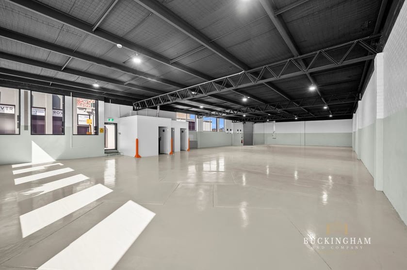 Click to view all images 2/171 Para Road Greensborough VIC 3088 - Image 3