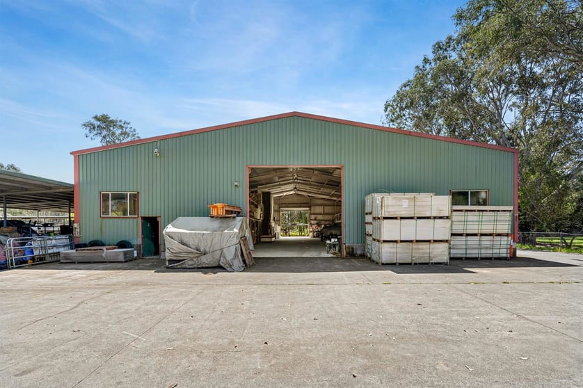 Click to view all images 76 FOLEY ROAD Hemmant QLD 4174 - Image 2