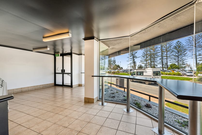 Click to view all images 1/174 Alexandra Parade Alexandra Headland QLD 4572 - Image 3