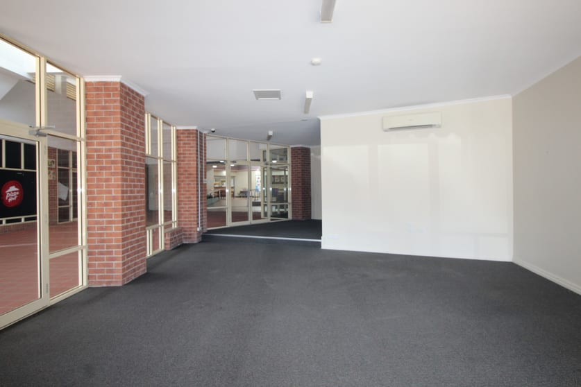 Click to view all images 90 Campbell Street Oakey QLD 4401 - Image 1