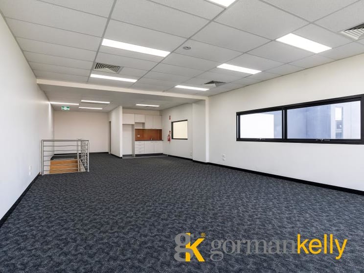 Click to view all images Unit 2/13-23 Centre Way Croydon South VIC 3136 - Image 2