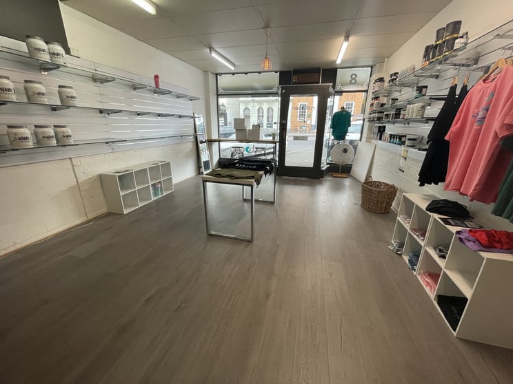 Click to view all images 8 Smith Street Warragul VIC 3820 - Image 3