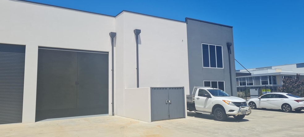 Click to view all images 2 / 41 Fortitude Boulevard Wangara WA 6065 - Image 1