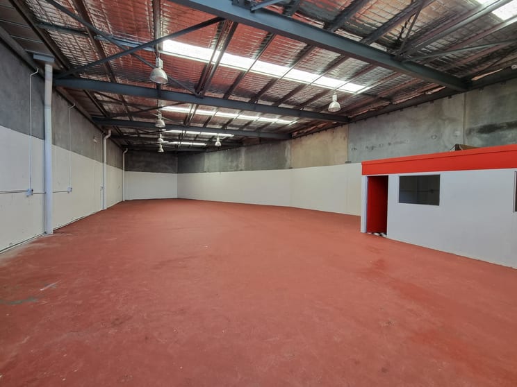 Click to view all images 3/7 Bessemer Way Wangara WA 6065 - Image 2