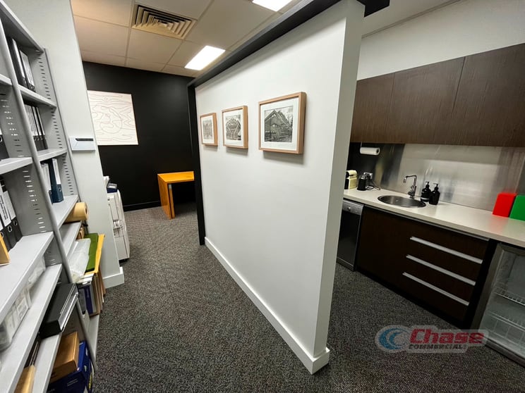Click to view all images 7/633 Logan Road Greenslopes QLD 4120 - Image 3