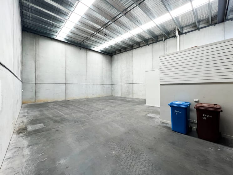 Click to view all images 18/10 Henderson Road Knoxfield VIC 3180 - Image 3