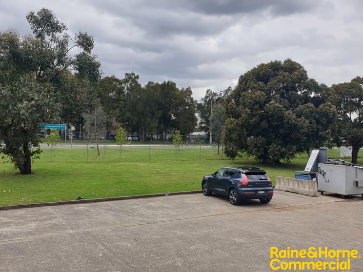 Click to view all images 10/3 Lancaster Street Ingleburn NSW 2565 - Image 3