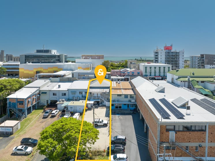 Click to view all images 63 Goondoon Street Gladstone Central QLD 4680 - Image 3