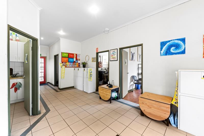 Click to view all images 261 Waterdale Road Ivanhoe VIC 3079 - Image 3