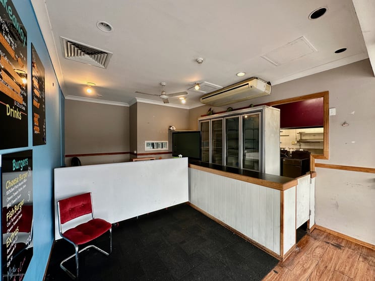 Click to view all images Shop 12/237 Bayview Street Runaway Bay QLD 4216 - Image 2