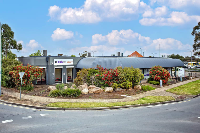 Click to view all images 27 Anderson Walk Smithfield SA 5114 - Image 1