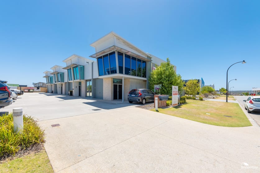 Click to view all images 5/11 Caloundra Road Clarkson WA 6030 - Image 3