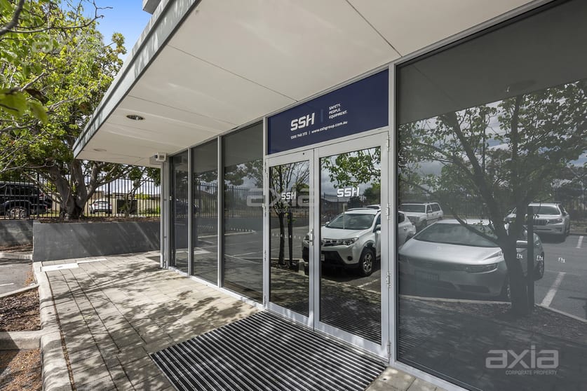 Click to view all images 1 and 21/12 Cowcher Place Belmont WA 6104 - Image 2