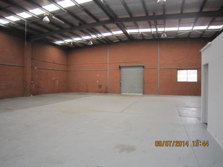 Click to view all images 15 Tuscan Court Thomastown VIC 3074 - Image 2