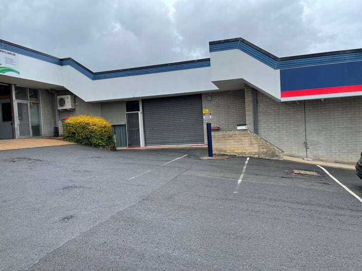 Click to view all images 2/27-29 Paterson Parade Queanbeyan NSW 2620 - Image 1