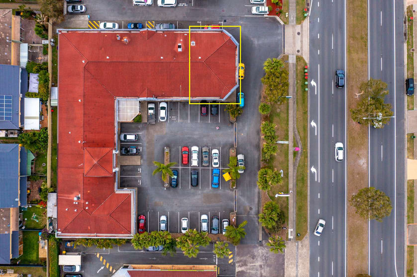 Click to view all images 455 Oxley Drive Runaway Bay QLD 4216 - Image 2