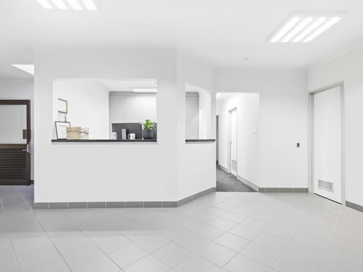 Click to view all images Class "A" Office Building/104 Fitzroy Street Rockhampton City QLD 4700 - Image 3