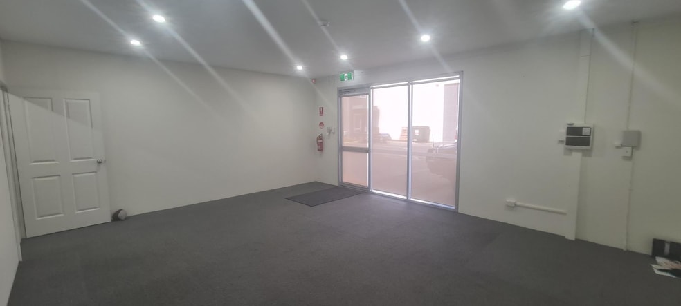 Click to view all images 4/15 Niche Parade Wangara WA 6065 - Image 2