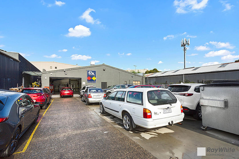 Click to view all images Unit 4/22 Graham Road Clayton South VIC 3169 - Image 1
