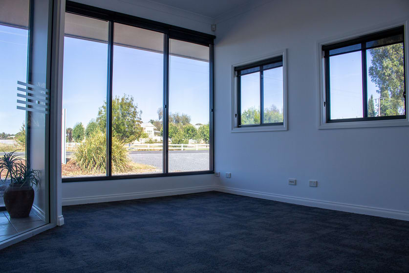 Click to view all images 54-56 Fortune Street Rutherglen VIC 3685 - Image 3