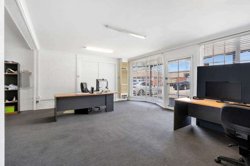 Click to view all images 5/131 Shannon Avenue Manifold Heights VIC 3218 - Image 3