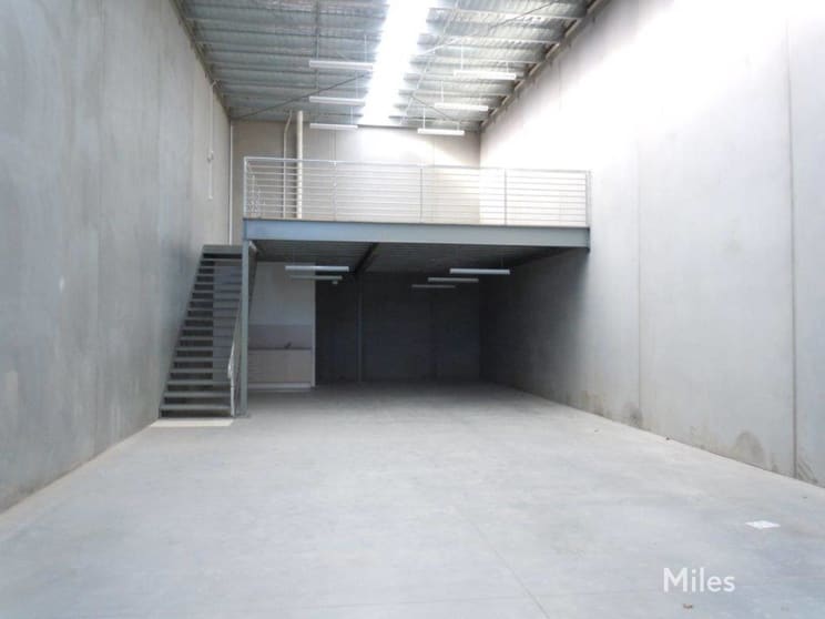 Click to view all images 10 Vear Street Heidelberg West VIC 3081 - Image 2
