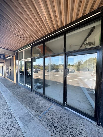 Click to view all images 5a/130 Gladstone Avenue Coniston NSW 2500 - Image 1