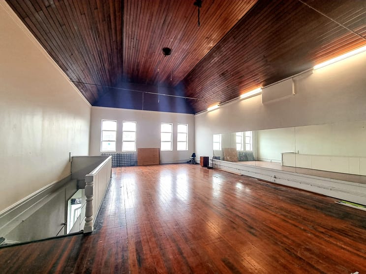 Click to view all images 1/18 Enmore Road Newtown NSW 2042 - Image 3