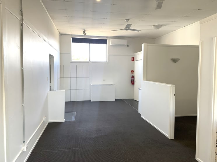 Click to view all images Shop 1/2-8 Blundell Boulevard Tweed Heads South NSW 2486 - Image 3