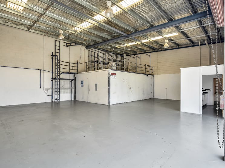 Click to view all images 2/7 Barnett Pl Molendinar QLD 4214 - Image 3