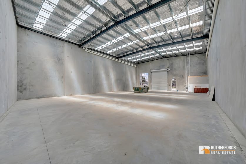 Click to view all images 16 Potter Street Craigieburn VIC 3064 - Image 1