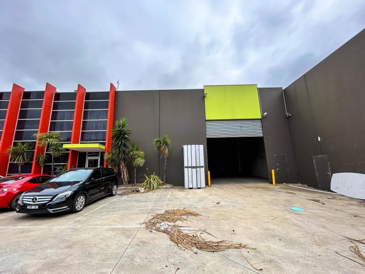 Click to view all images Warehouse 9/100-104 Pipe Road Laverton North VIC 3026 - Image 1
