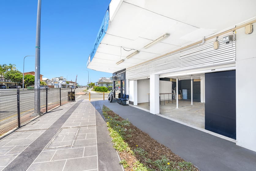 Click to view all images 26 Brisbane Road Labrador QLD 4215 - Image 3