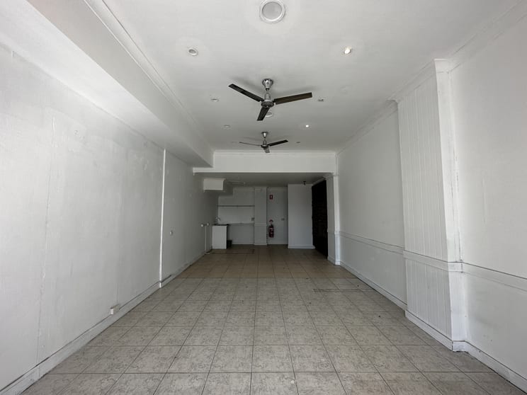 Click to view all images 114 The Grand Parade Brighton-le-sands NSW 2216 - Image 3