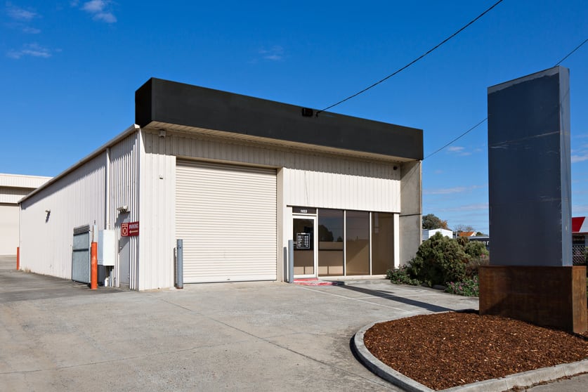 Click to view all images 1033a Howitt Street Wendouree VIC 3355 - Image 1