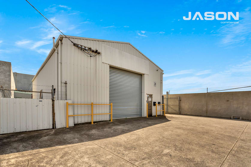 Click to view all images 28 McIntosh Street Airport West VIC 3042 - Image 2