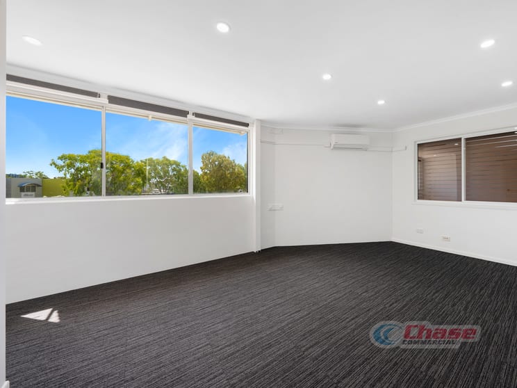 Click to view all images 2/53 Riverside Place Morningside QLD 4170 - Image 2