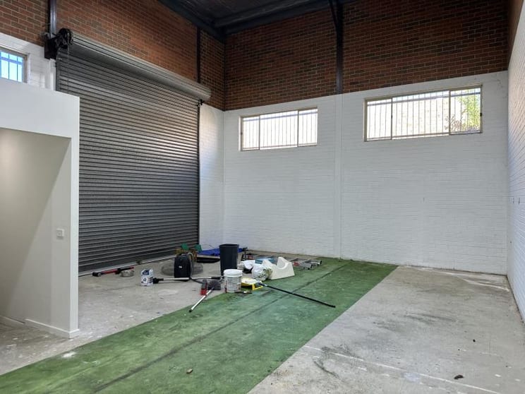 Click to view all images Unit 3/144 Gladstone Street Fyshwick ACT 2609 - Image 3
