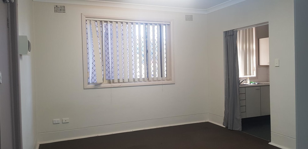 Click to view all images 8/120A Rowe st Eastwood NSW 2122 - Image 2