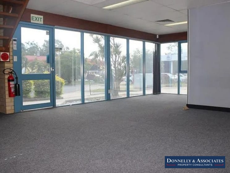 Click to view all images 15 Blivest Street Oxley QLD 4075 - Image 3