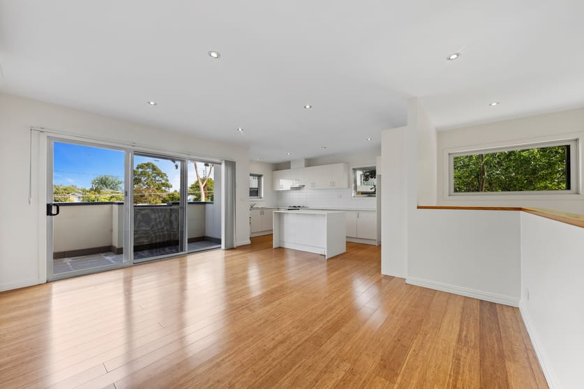 Click to view all images 1042 Heidelberg Road Ivanhoe VIC 3079 - Image 3