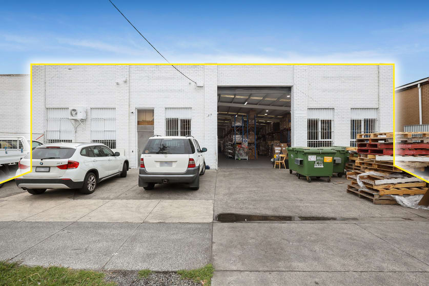 Click to view all images 23 Meriton Place Clayton South VIC 3169 - Image 1