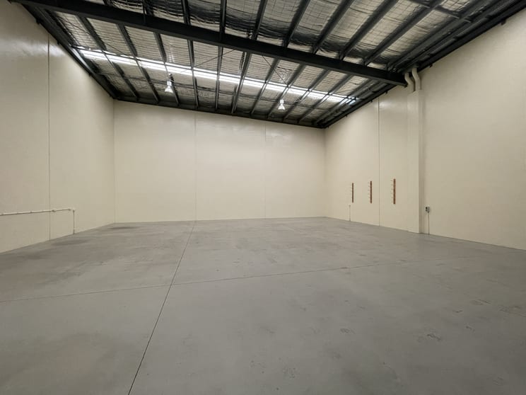 Click to view all images 3/15 Hinkler Court Brendale QLD 4500 - Image 2