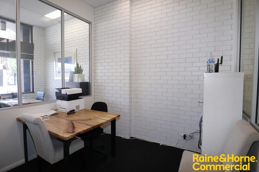 Click to view all images 1/48 Fitzmaurice Street Wagga Wagga NSW 2650 - Image 2